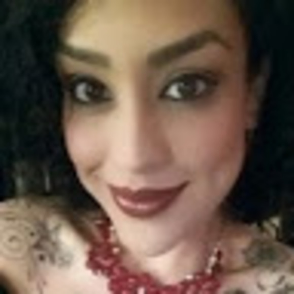 Meet your Posher, It'selo'sworld - Picture 1 of 1